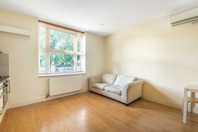 Flat 8, Windsor Court, 73, High Street, London photo 4