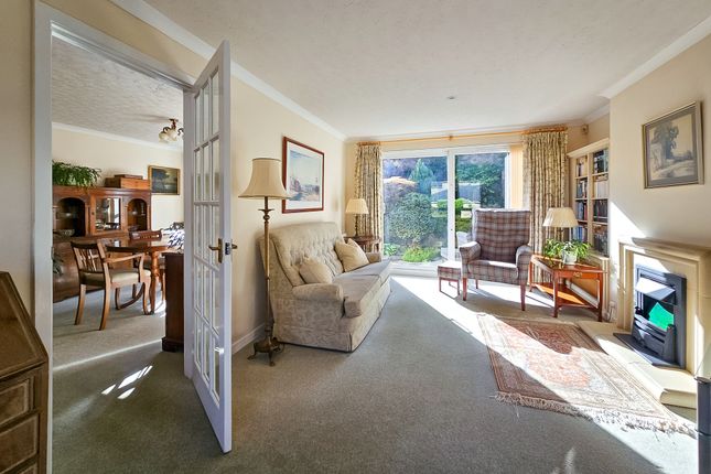13 Harlow Manor Park, Harrogate photo 2