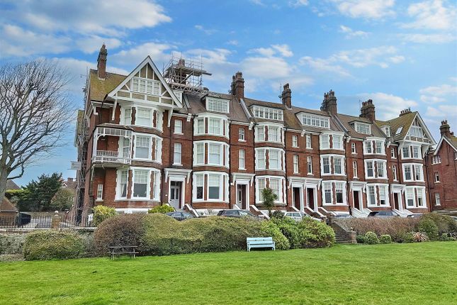 Thumbnail Flat for sale in Chatsworth Gardens, Eastbourne