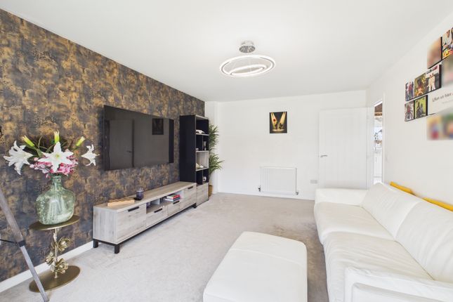 44 Rosehall Gardens, Uddingston photo 3