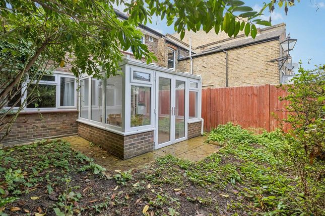 26, Pentney Road, London photo 4