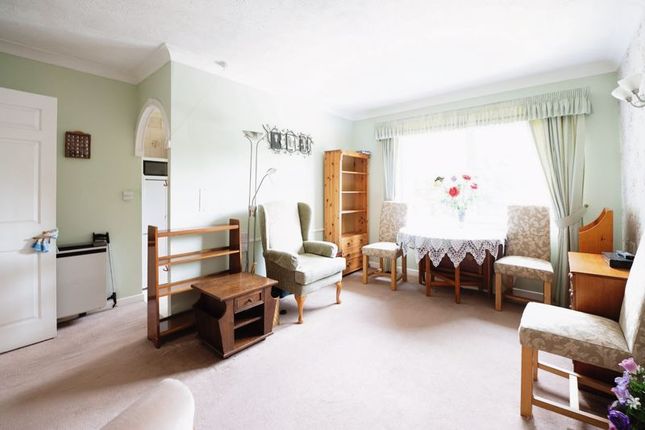 Thumbnail Flat for sale in Goldsmere Court, Hornchurch