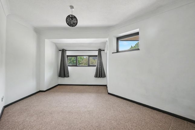 30 Courtney Park Road, Langdon Hills, Essex photo 4