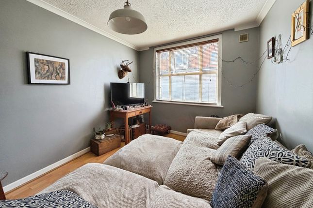 Flat 4, Victoria House, 4, Albert Road, Windsor photo 2