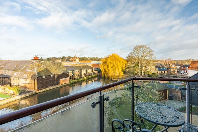 12 Dolphin Yard, Maidenhead Street, Hertford photo 3