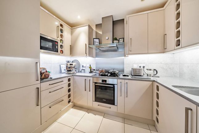 Flat for sale in Baltimore House, Battersea, London