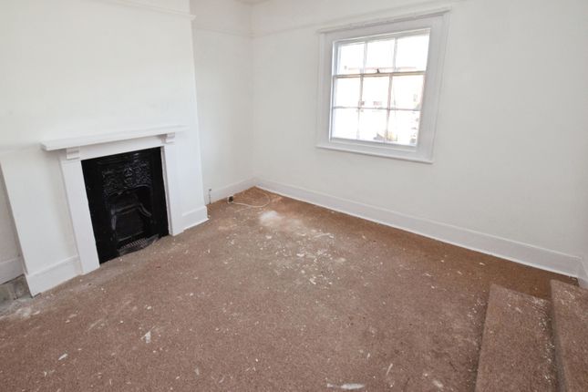 Flat 4, 39, New North Road, Devon, England photo 4