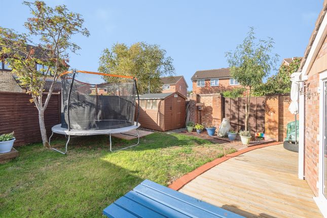 Lynor Close, Taunton photo 4