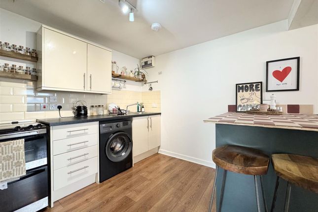 3 St. Georges Apts, 71 Mount Wise, Newquay photo 3