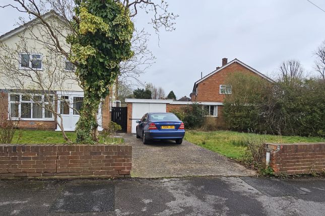 Thumbnail Detached house to rent in Newnham Rise, Solihull