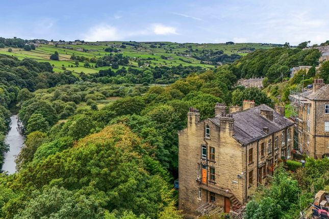 9, Canal View, Sowerby Bridge photo 4