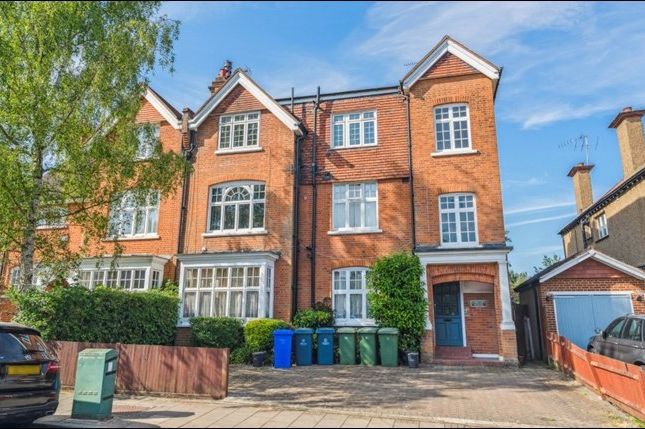 Thumbnail Flat to rent in Cecil Park, Pinner