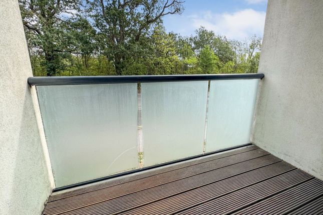 Flat 2 Newhall House 2, Morphou Road, London photo 4