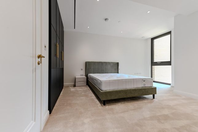 Flat to rent in Siena House, 11 Bollinder Place, London