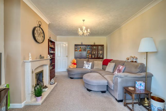 4, Jarvis Close, Stalbridge photo 4