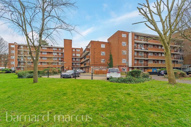 Thumbnail Flat for sale in Aldrington Road, London