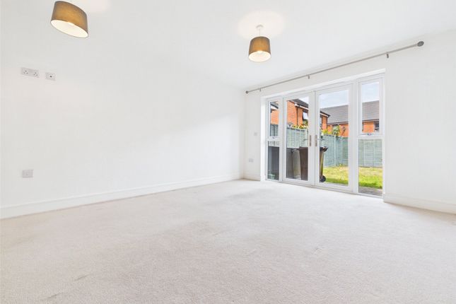 74, Springbank Way, Gloucestershire photo 3