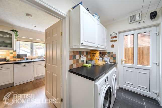 4, Cae Ffynnon, Carmarthenshire photo 5