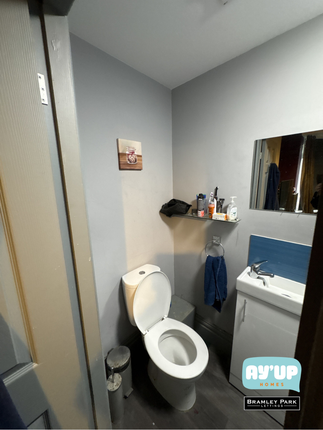 Room 1, Helmsley, Mount Vernon Road, Barnsley photo 4