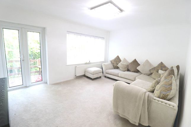 33, Carrington Road, High Wycombe photo 3