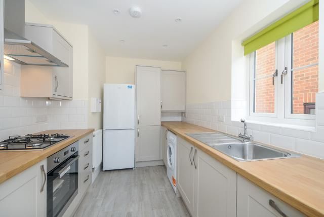 Flat 3 Spires House, Rowles Close, Oxford photo 2