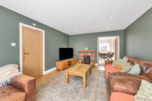 3 Gorse Close, Bury St. Edmunds photo 2