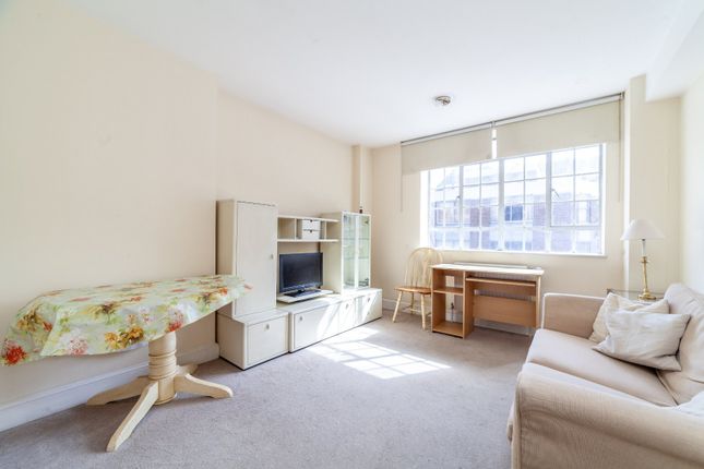 Thumbnail Flat to rent in Sloane Avenue, Chelsea, London