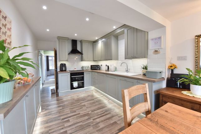 12, Kingswood Road, KINGSWINFORD photo 2