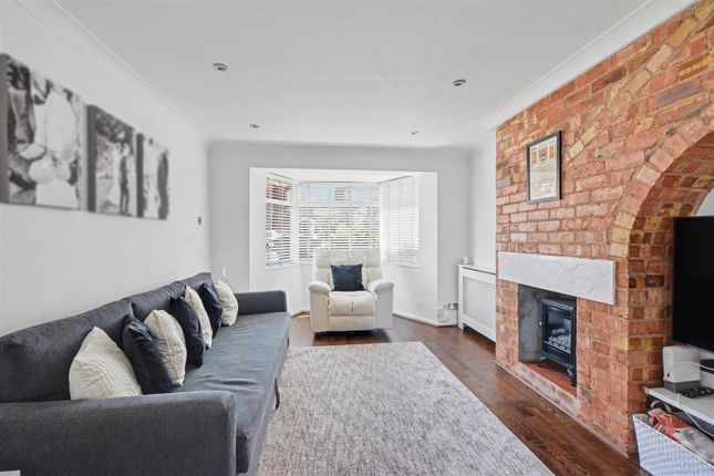 62, Rossell Drive, Nottingham photo 4