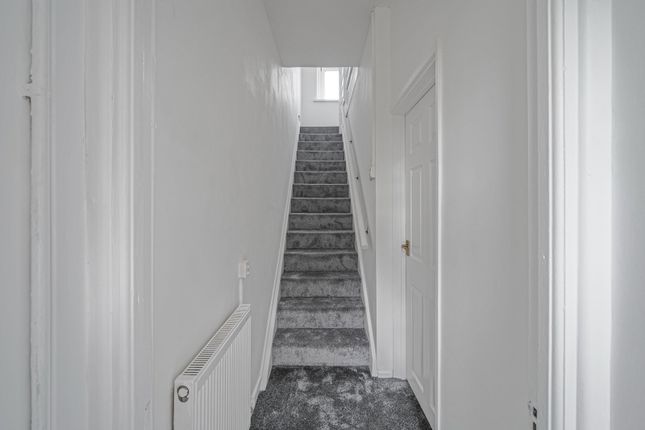 8, Glyngaer Road, Hengoed photo 3