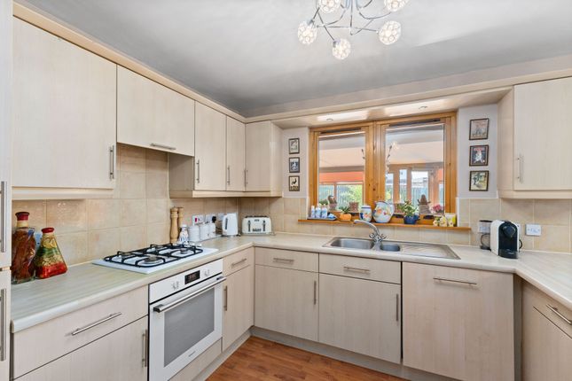 11 Glenshee, Whitburn photo 4