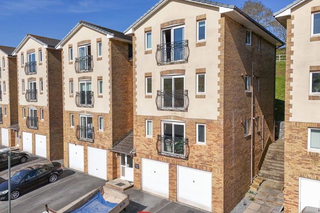 2-bed flat on Compton House,Flat 6, Trelissick Road, Paignton, £150,000