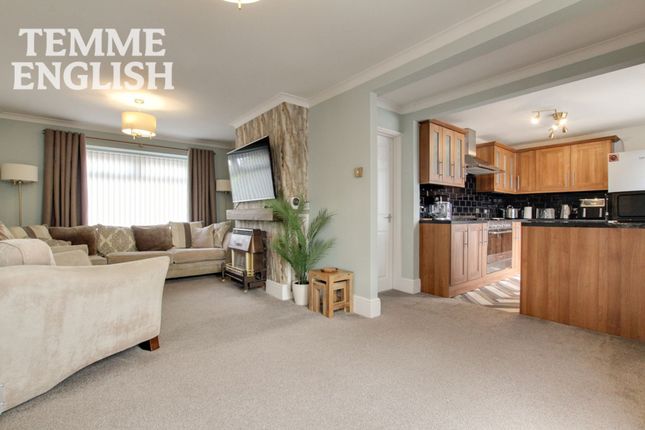 63 Hockley Road, Basildon photo 3