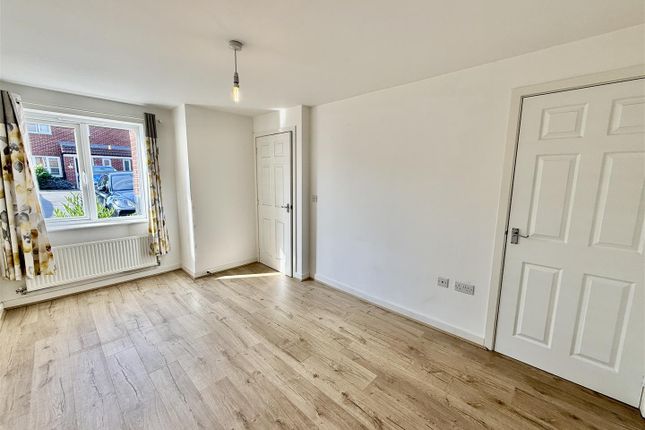 21, Skylark Way, Mansfield photo 4