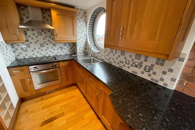 Thumbnail Flat to rent in Marquis Street, Leicester