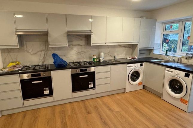 Room 3, Station Road, 8, North Harrow, Harrow photo 3