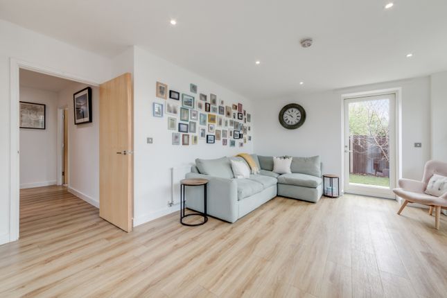 Flat for sale in Nauticus Walk, Millwall