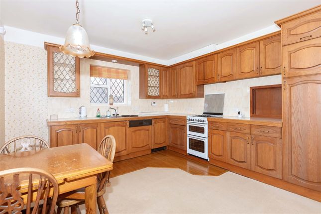 16, West Park Lane, Goring-By-Sea photo 4
