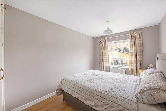 Flat for sale in 22 Nantes Close, London