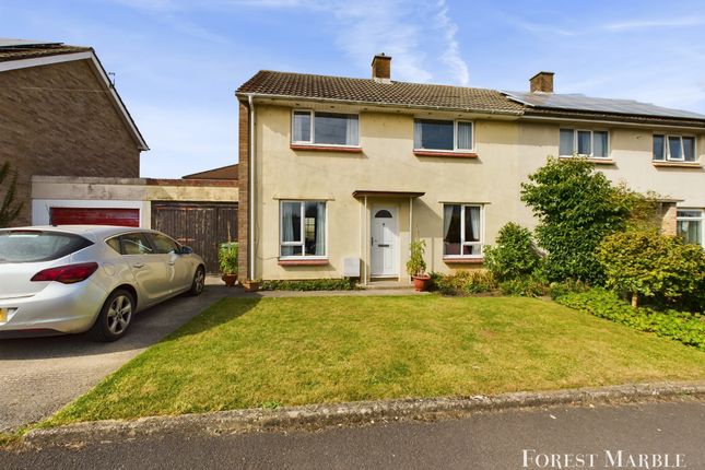 Thumbnail Semi-detached house for sale in Oakfield Close, Frome