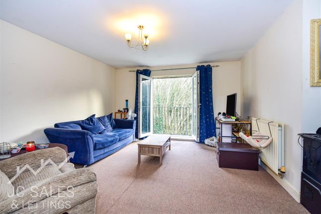 11, Normanton Spring Close, Sheffield photo 2