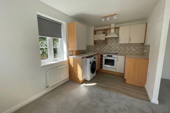 2, Castle Stream Court, Dursley photo 2