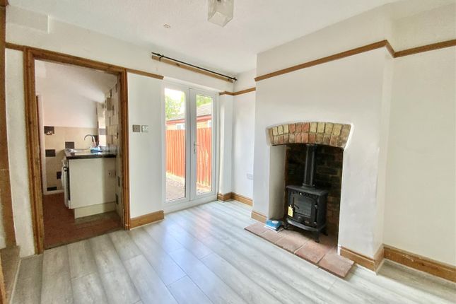 16, Patricks Lane, Deanshanger photo 3