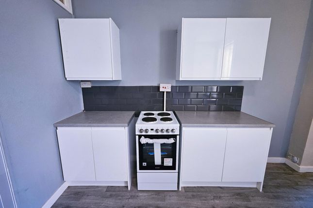 Flat 3, 14, West View, MOLD photo 4