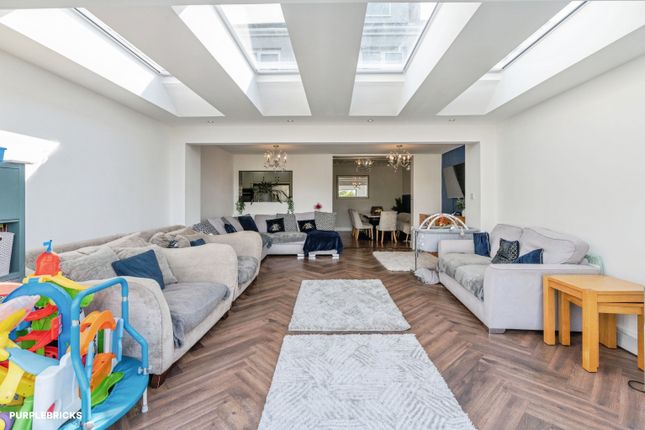 53, Springfield Drive, Westcliff-on-Sea photo 4