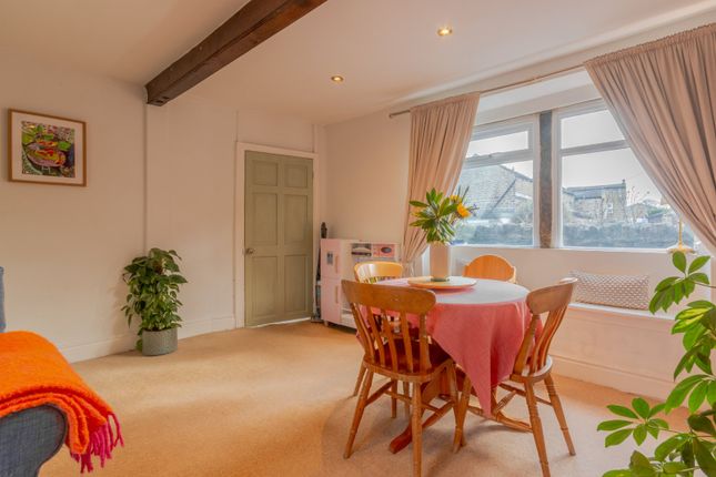 4, South View, Bradford photo 3
