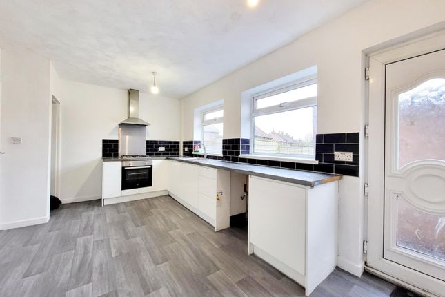 71, Barleycroft Road, Greater Manchester photo 3