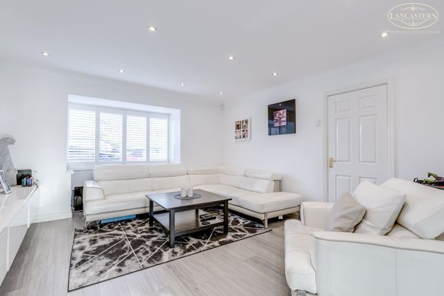 1, Vauze House Close, Bolton photo 2