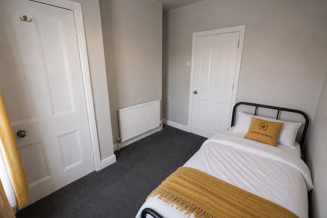Room 3, 2, Brook Street, Kidderminster photo 4