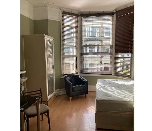 Thumbnail Room to rent in Matheson Road, West Kensington